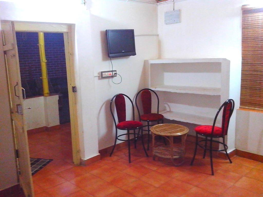 Green Garden Cottage Текади Стая снимка